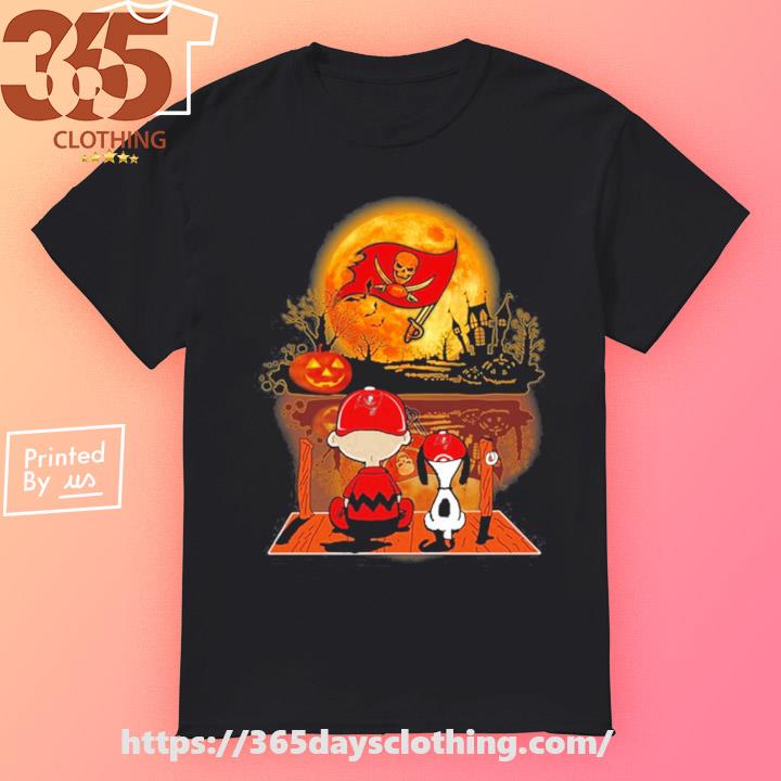 Charlie Brown And Snoopy Watching Washington Redskins Halloween T-Shirt